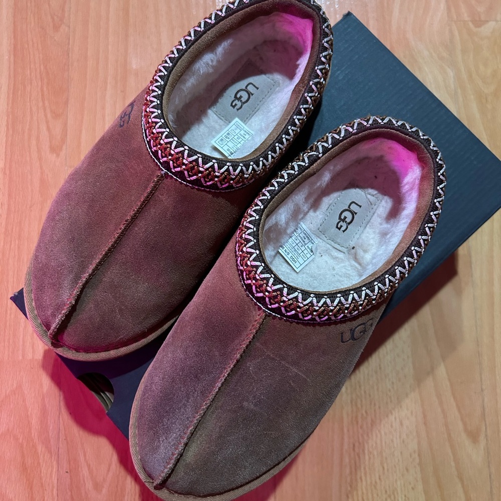 UGG Tasman